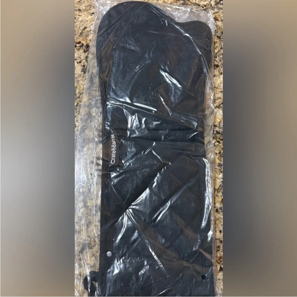 CRATE&BARREL NWT silicone grip double oven mitt -black -35”